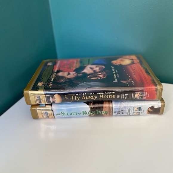 VHS Tapes Columbia Tri-Star Lot of 2 Fly Away Home & The Secret of Roan Inish - Picture 2 of 4